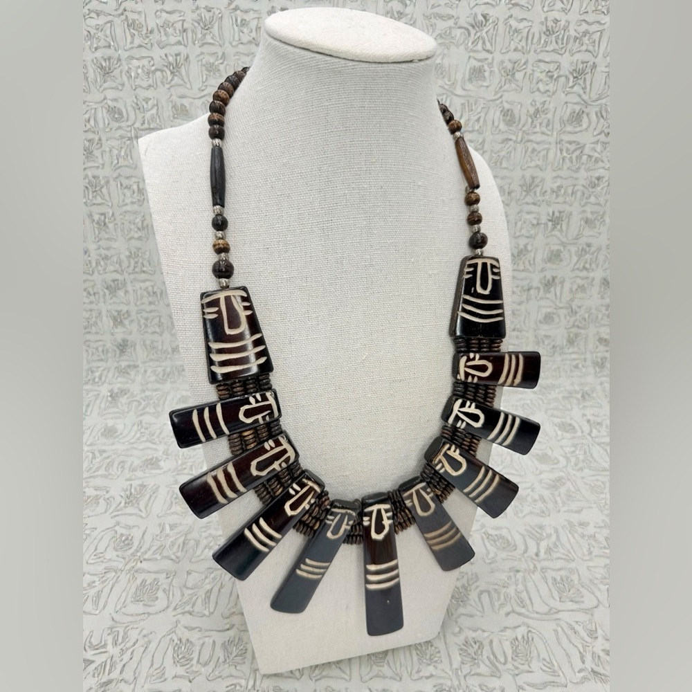 Vintage Carved Bone Statement Bib Collar Necklace Tribal 118g - Picture 9 of 17